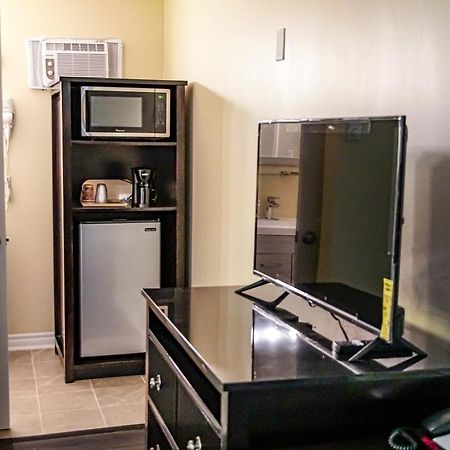 Skyland Motel Inn & Suites Χάντσβιλ Εξωτερικό φωτογραφία
