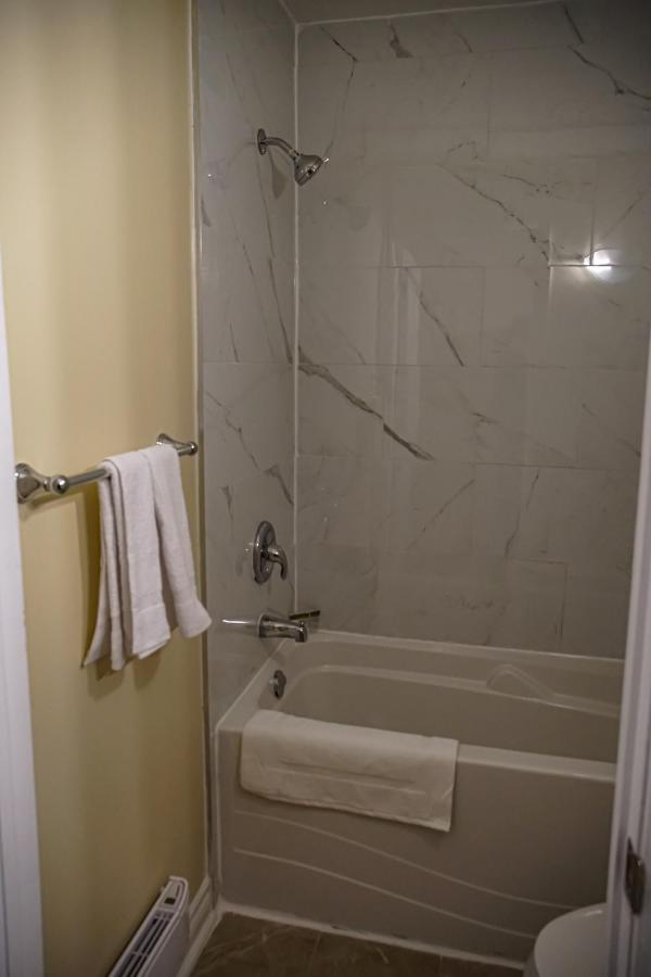 Skyland Motel Inn & Suites Χάντσβιλ Εξωτερικό φωτογραφία